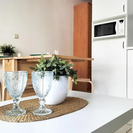 1 Bedroom Amazing In Apartment *